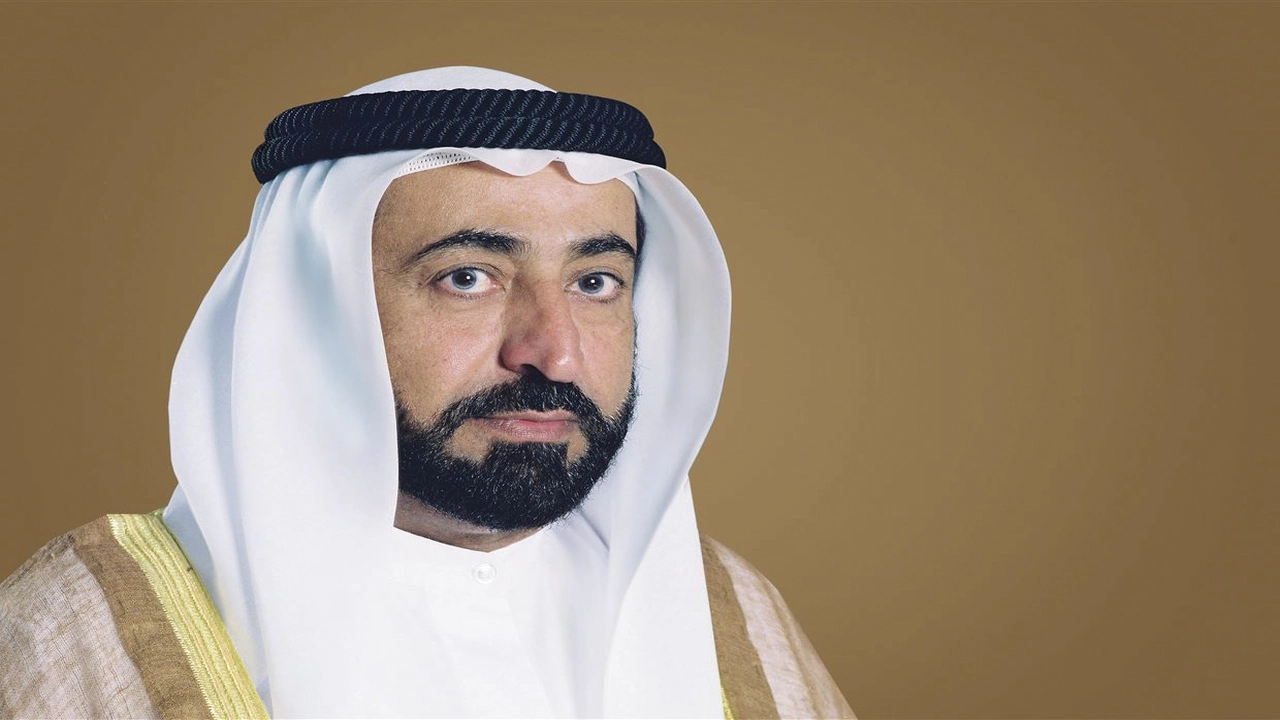 حاكم الشارقة يعلن موازنة الدورة 19 للموسم المسرحي الجديد